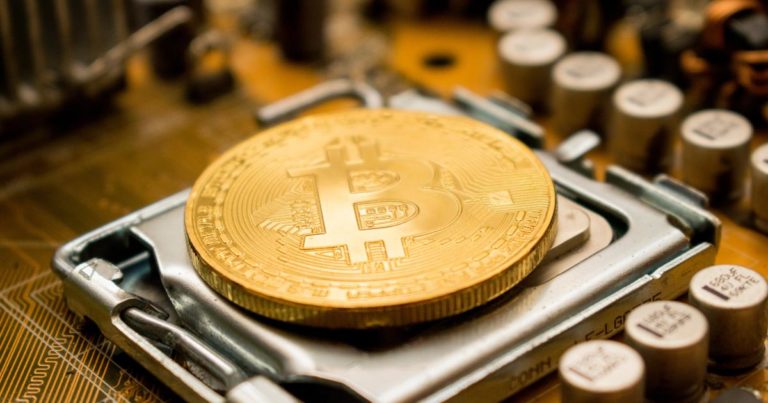 BlackRock CIO On Bitcoin: I Like Volatile Assets With Upside