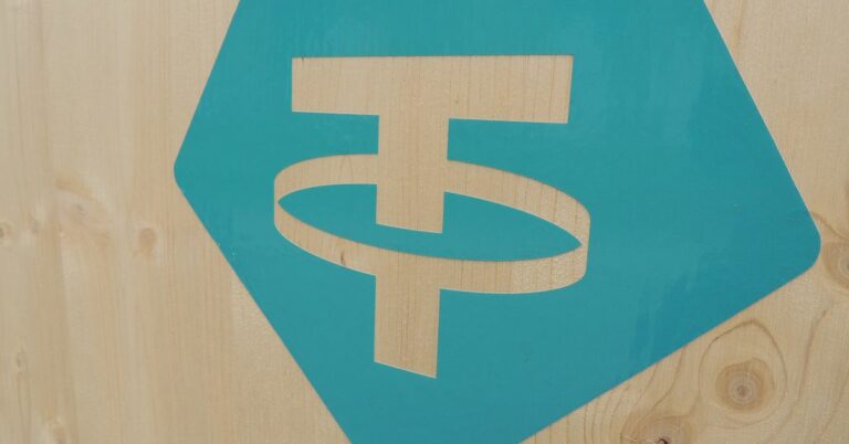 Tether USDT Stablecoin Gains $1 Billion as Paxos Burns Over