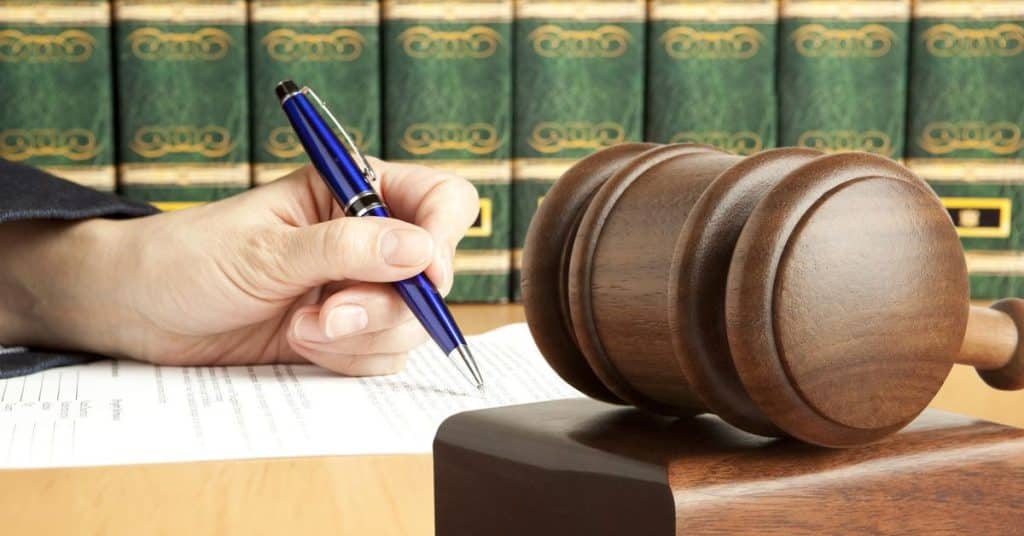 Blockchain Network EOS’ Participants Should Consider Legal Action Against Major
