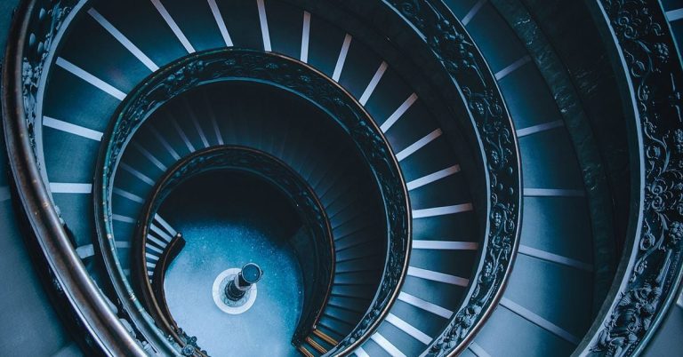 Bitcoin (BTC) Prices Fall Under $39K As ETF Debut Continues